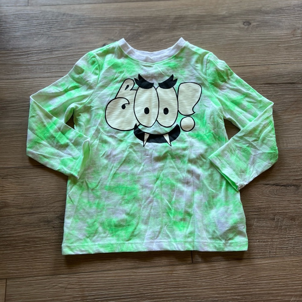 👻👻 Old Navy glow in the dark shirt 👻👻